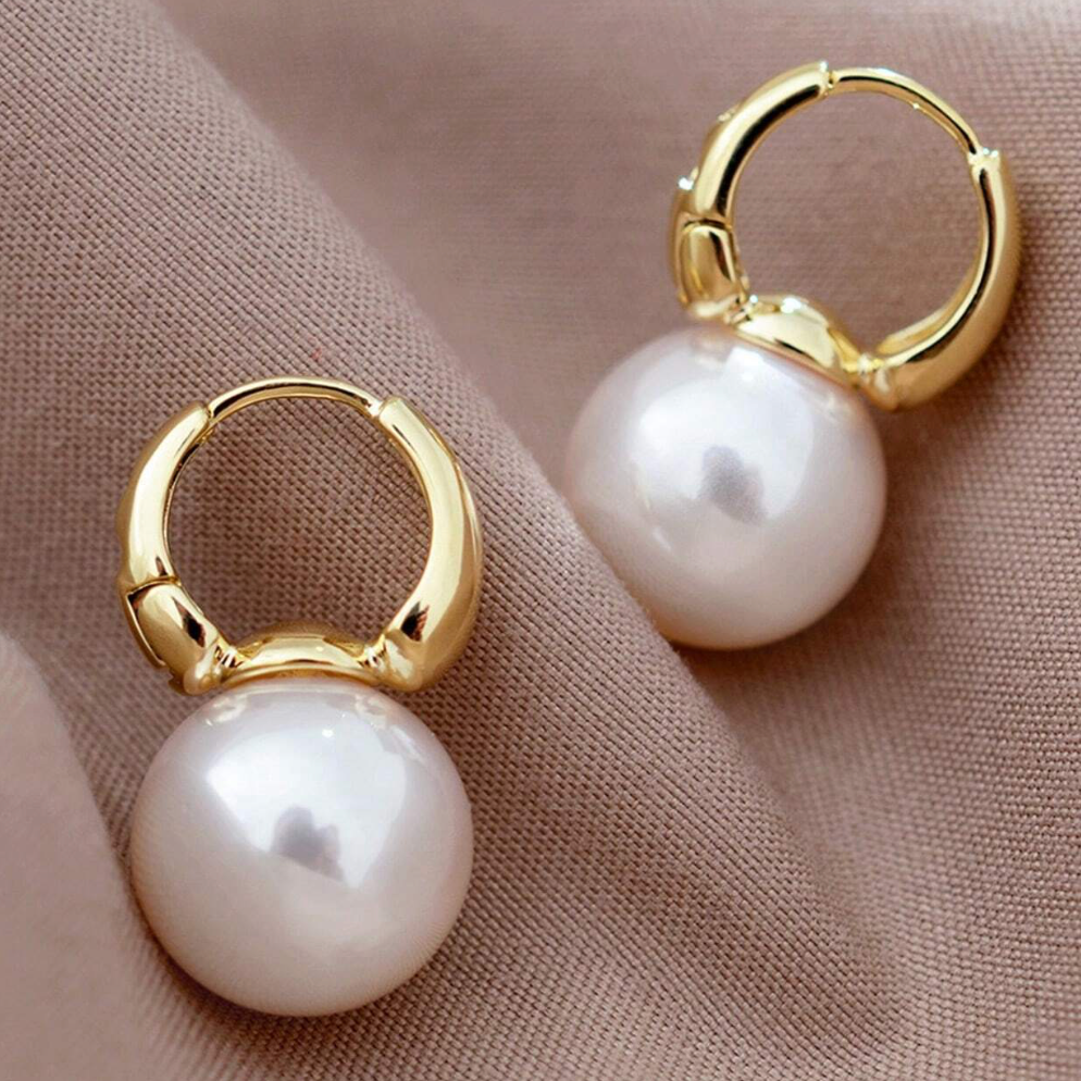 Grace – Pearl Drop Hoops
