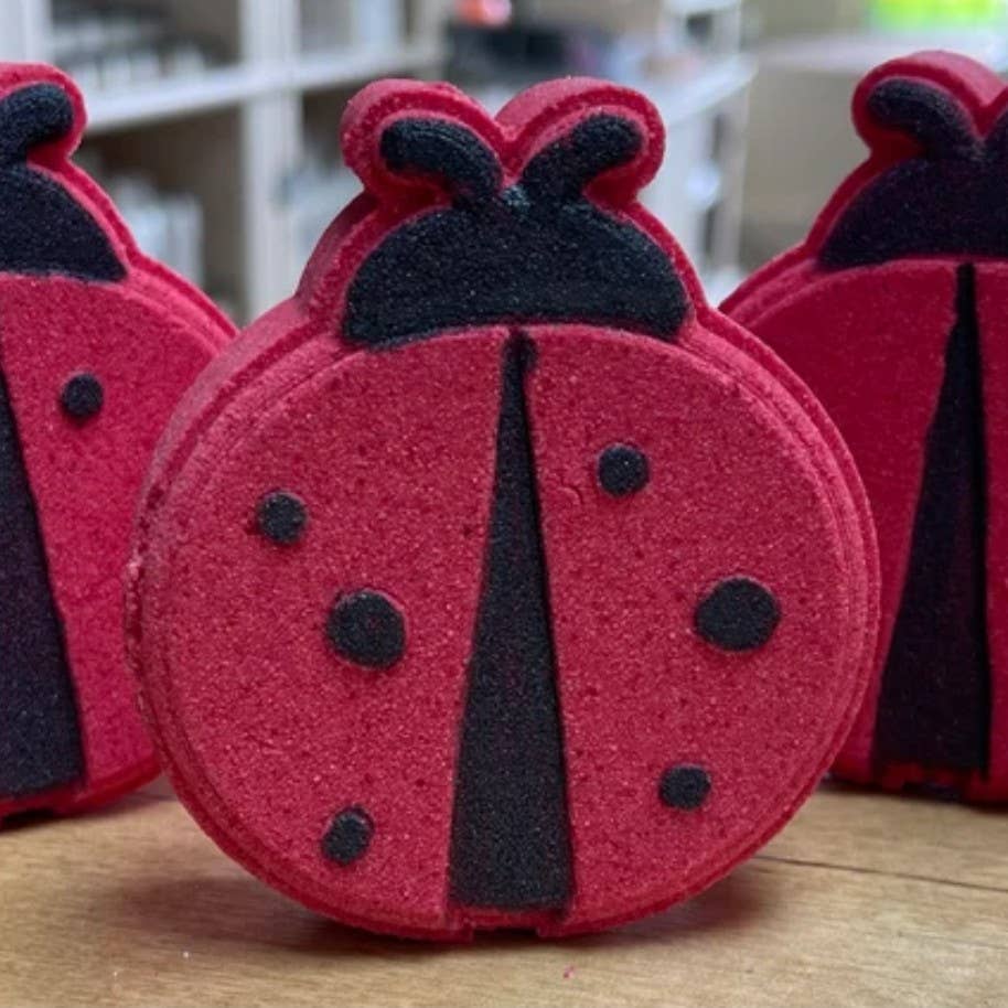 Ladybug Bath Bomb - Cherry Lemonade - 5oz