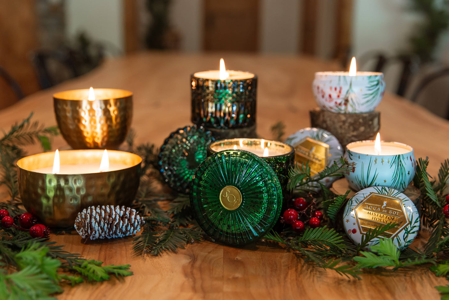 Mistletoe & Holly 15oz Shimmer Candle 2 wick
